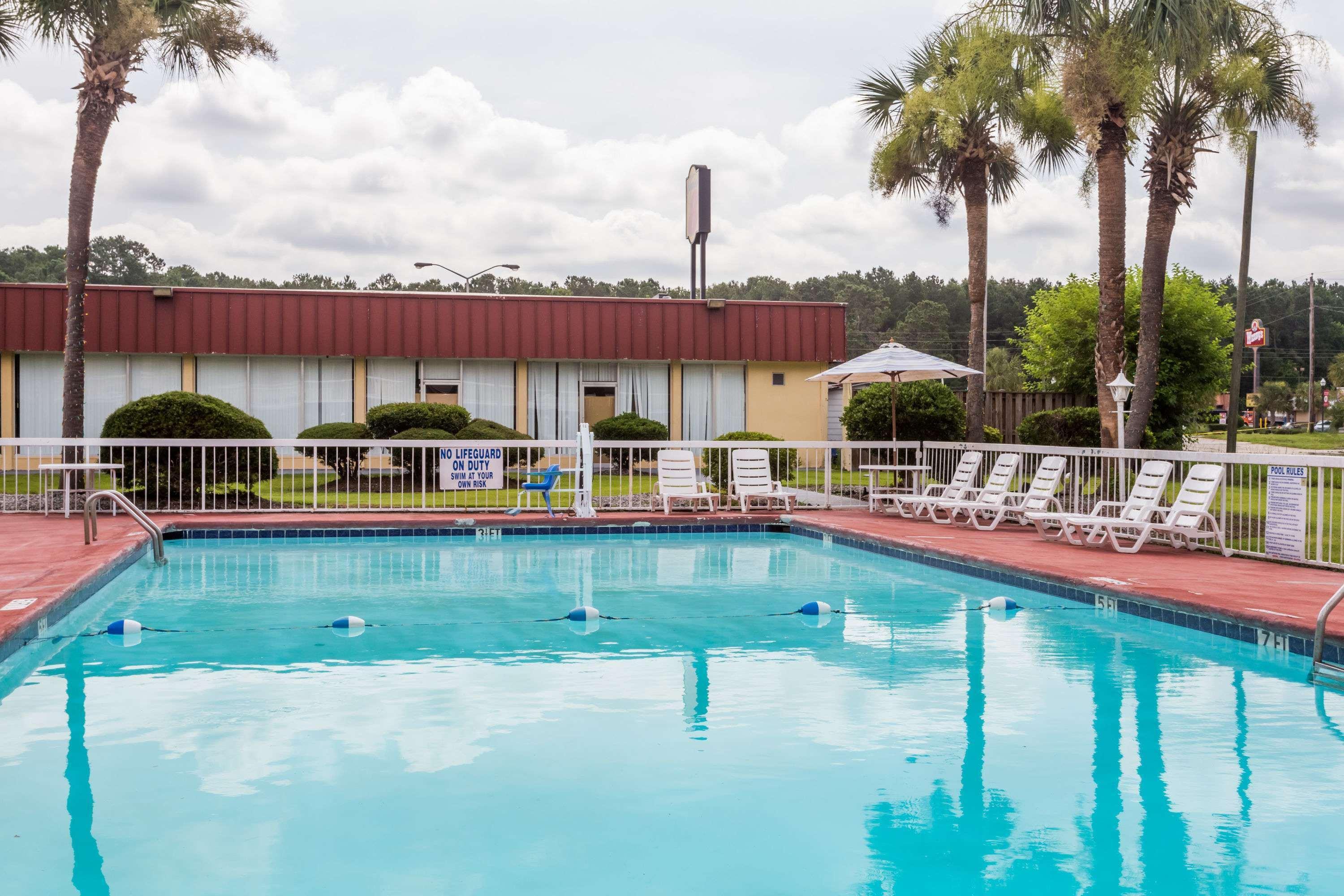 Super 8 By Wyndham - Savannah North Motel Hardeeville