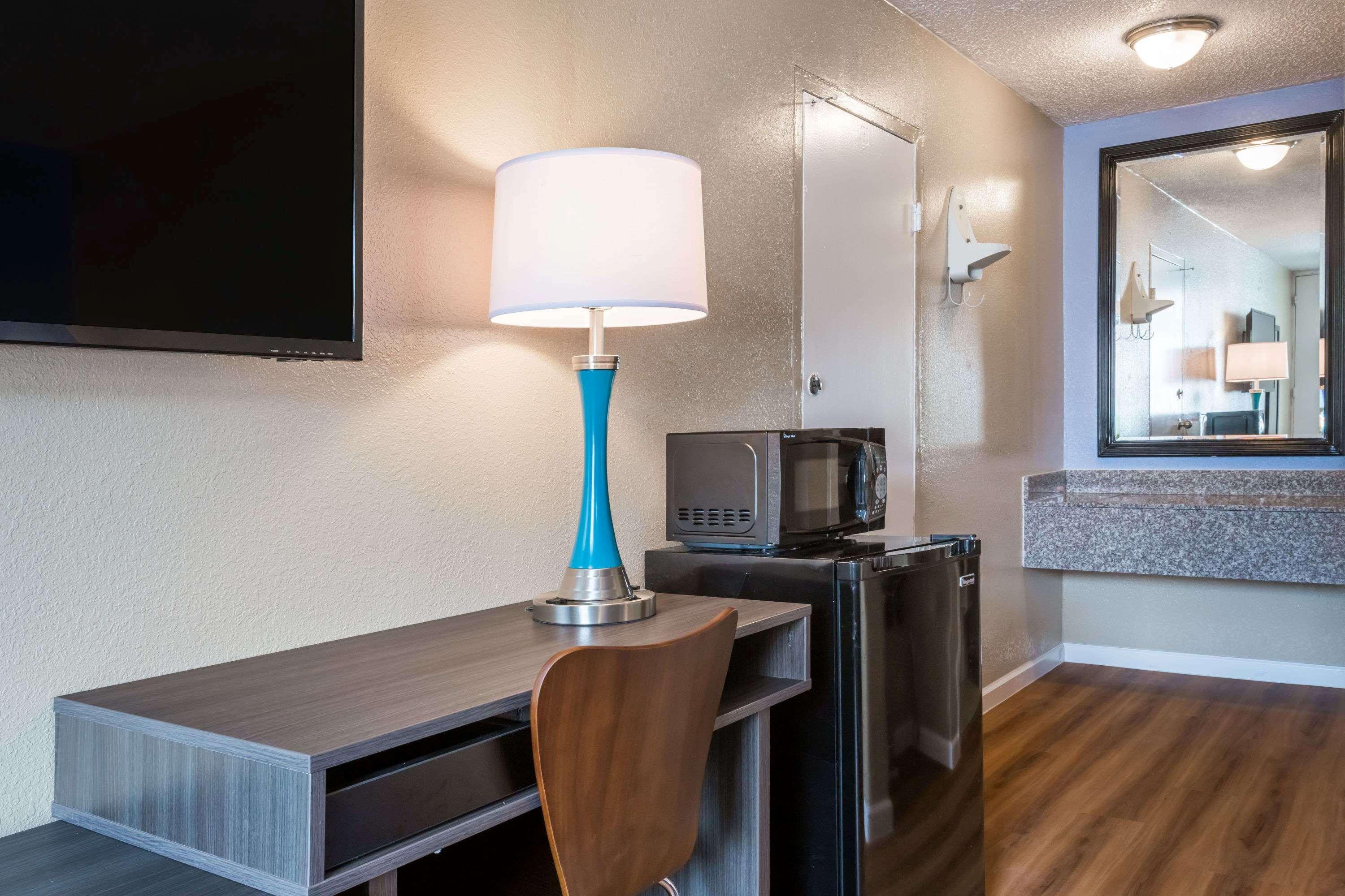Motel Super 8 By Wyndham - Savannah North Hardeeville