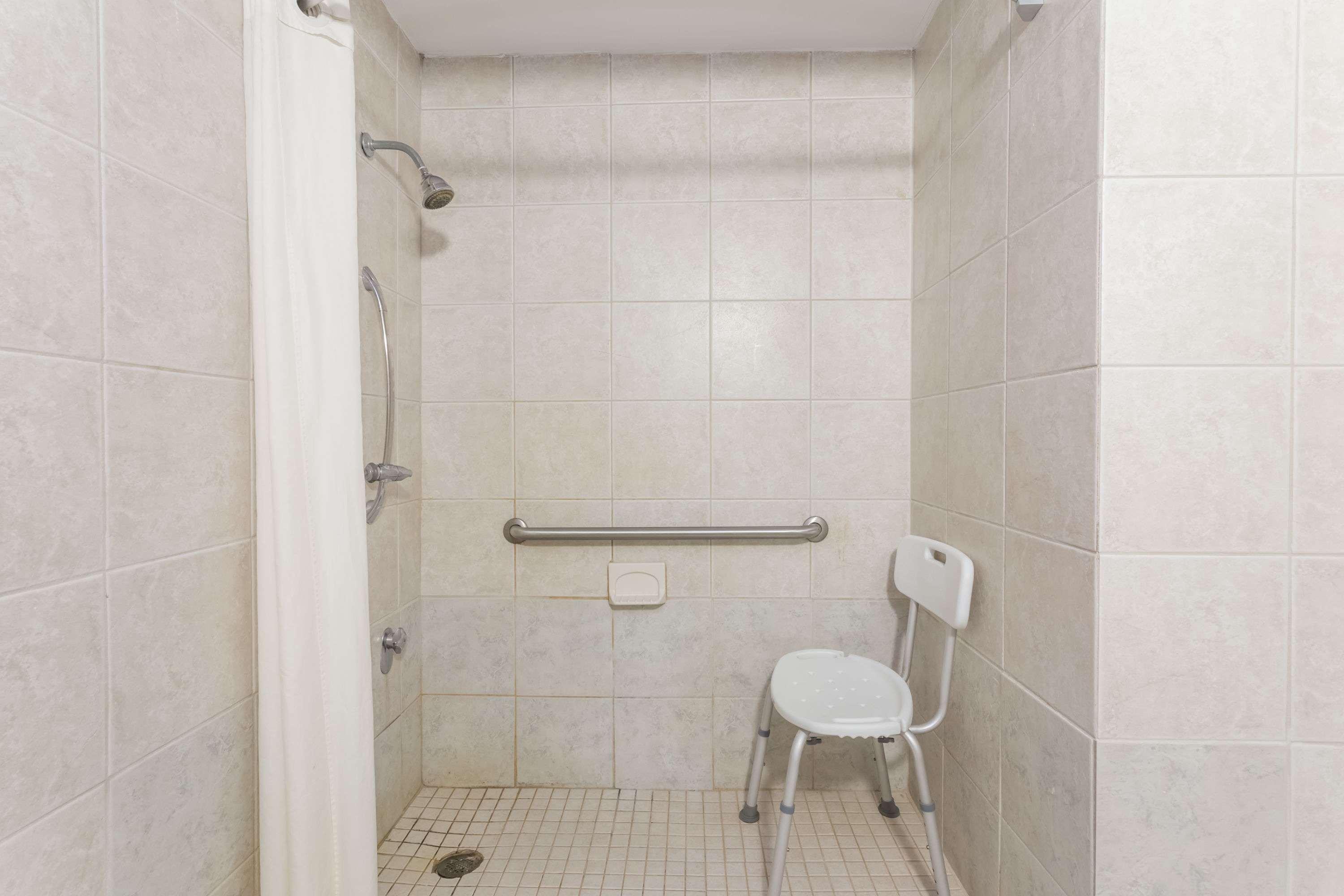 Super 8 By Wyndham - Savannah North Motel