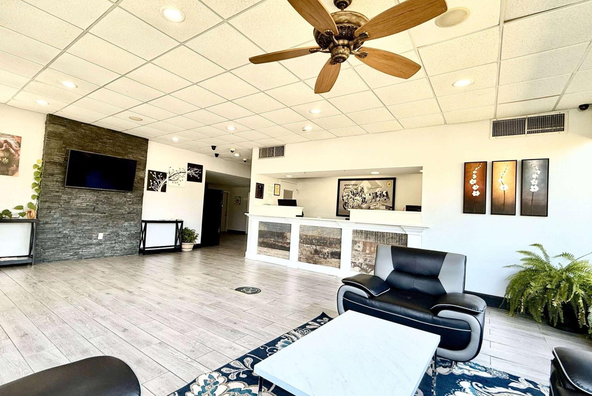 Motel Super 8 By Wyndham - Savannah North