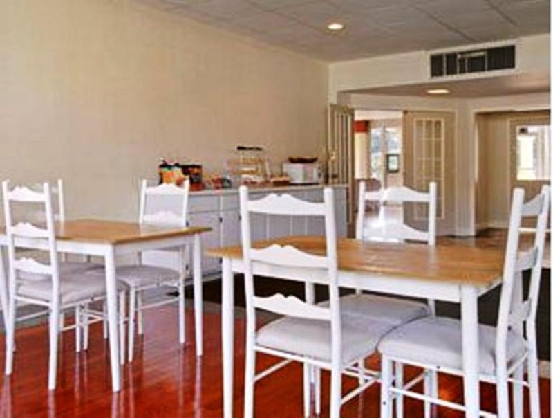 Motel Super 8 By Wyndham - Savannah North Hardeeville