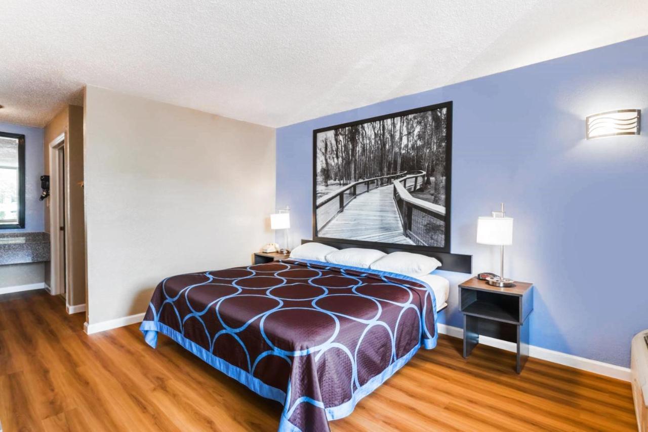 Motel Super 8 By Wyndham - Savannah North 2*